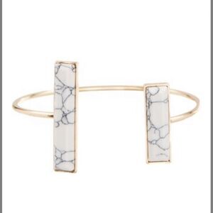 NEW•HOWLITE GOLDEN BANGLE BRACELET•NWT